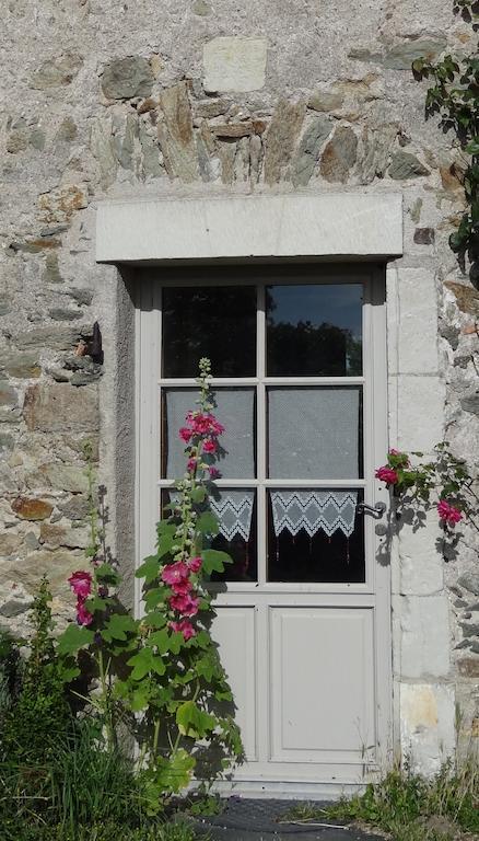 Au Moulin Geant Bed & Breakfast Rochefort-sur-Loire Bagian luar foto